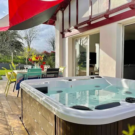 Haurren Zoriona - Maison Basque Moderne Climatisee Avec Jacuzzi Saint-Pee-sur-Nivelle Exterior photo