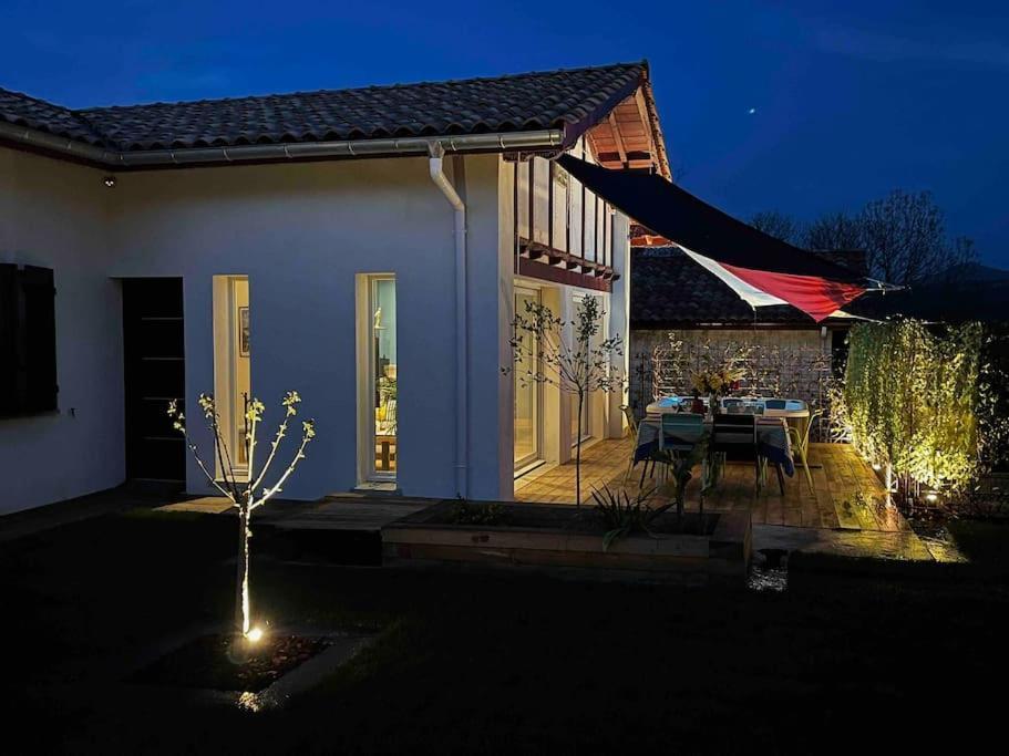 Haurren Zoriona - Maison Basque Moderne Climatisee Avec Jacuzzi * Saint-Pee-sur-Nivelle